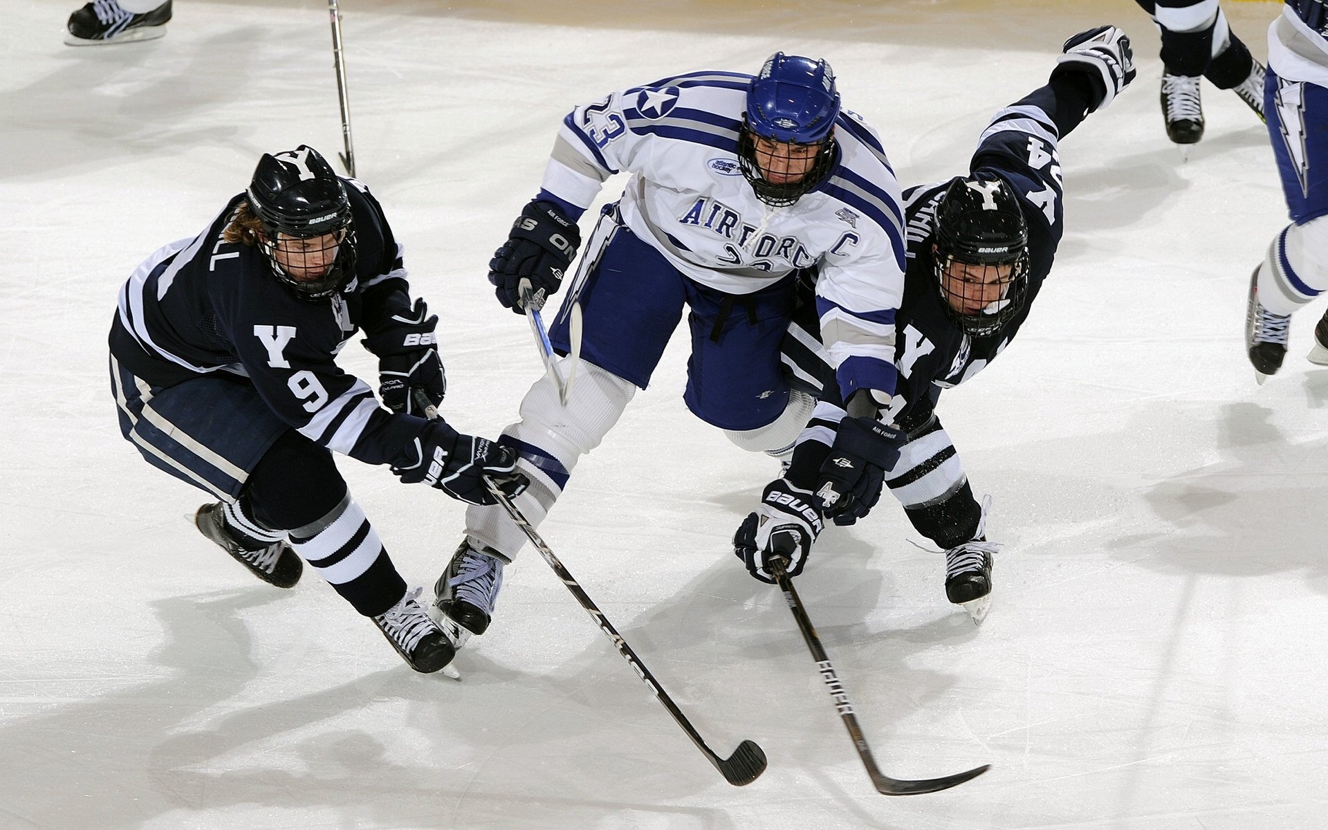 国家队定期开展体能评估优化球员个人训练计划，国家队体能训练方案